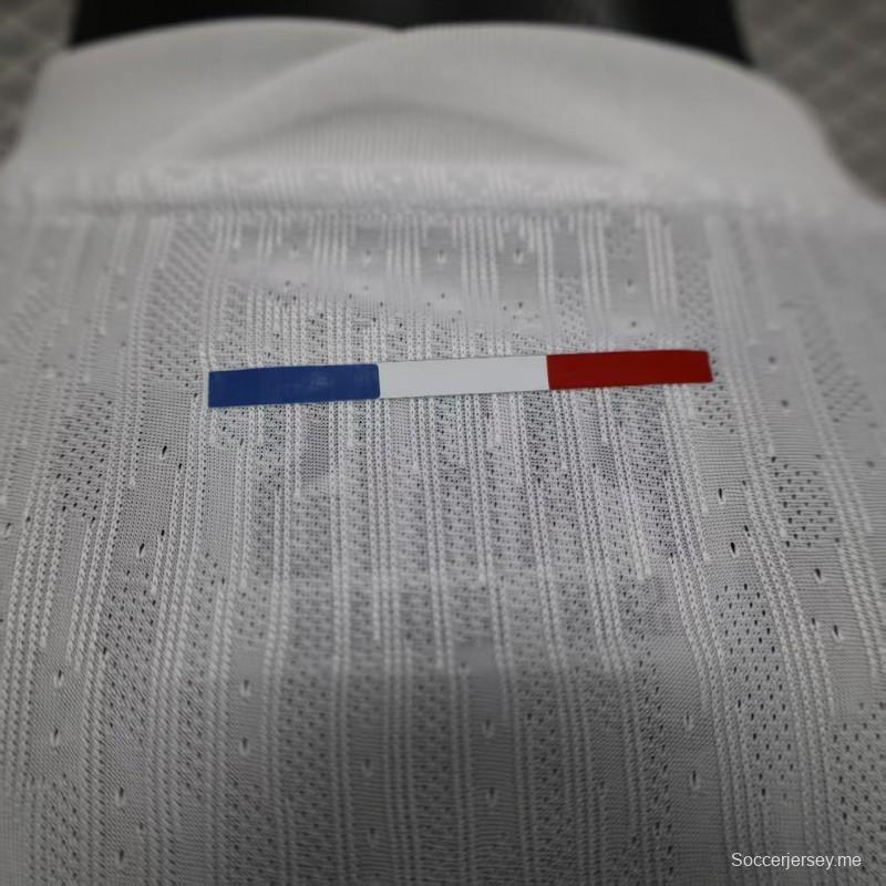 إصدار اللاعب 24/25 قميص فريق باريس سان جيرمان خارج الديار