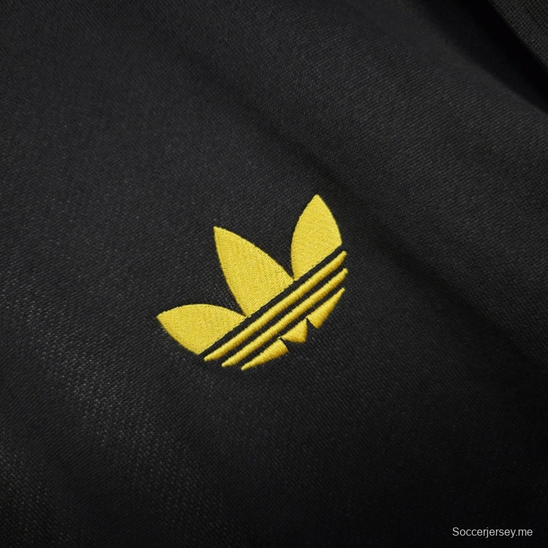 25/26 جاكيت مانشستر يونايتد أسود/سترة واقية من الرياح أبيض/أسود