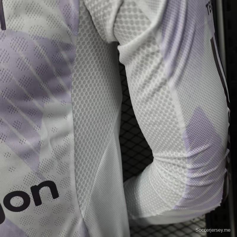 إصدار اللاعب 25/26 قميص بأكمام طويلة الأكمام لمانشستر يونايتد خارج الملعب