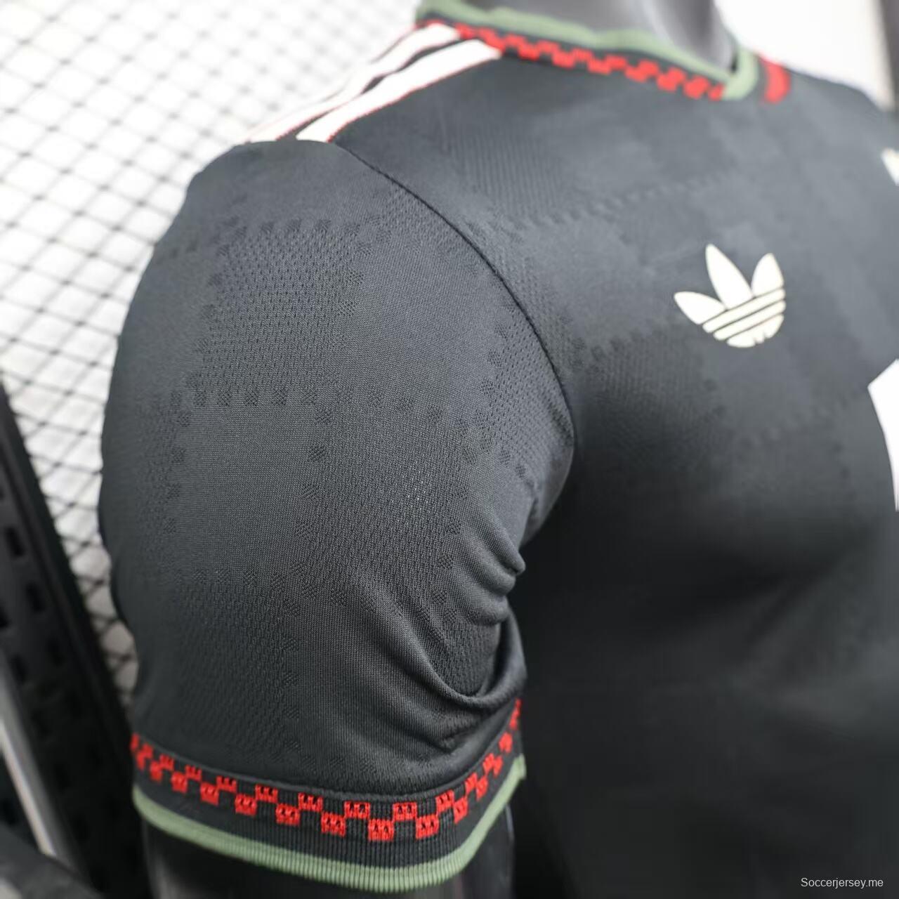 نسخة اللاعب 25/26 قميص بايرن ميونيخ 25/26 مهرجان أكتوبر فيست الأسود