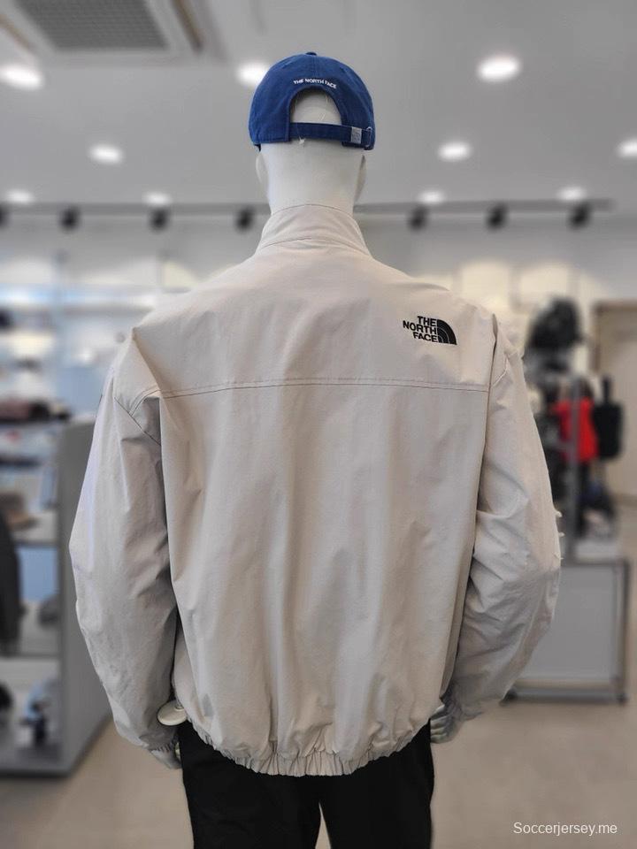 2025 جاكيت عمل من نورث فيس أسود اللون NJ3BR0285