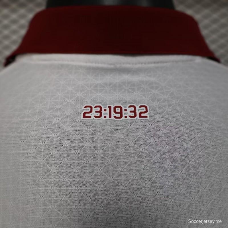 إصدار اللاعب 25/26 قميص غلطة سراي خارج ملعبه