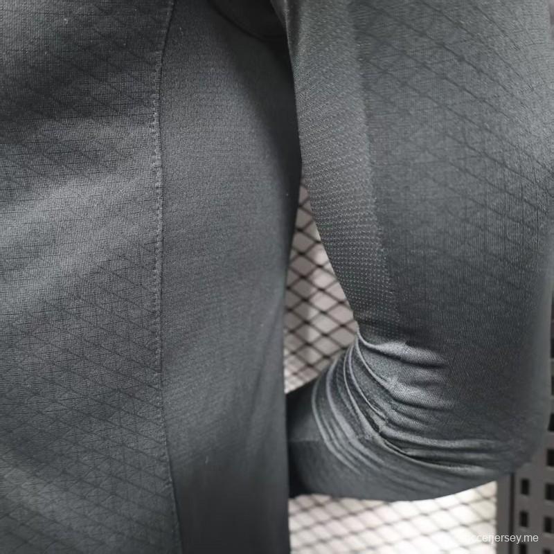 إصدار اللاعب 25/26 قميص مانشستر يونايتد خارج الديار أسود اللون أسود اللون 25/26