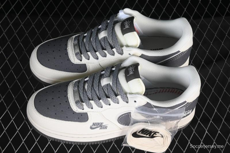 حذاء نايك اير فورس 1'07 منخفض من نايك اير فورس 1'07 ستاسي كولابوريشن ستاسي كولابوريشن قماش رمادي فاتح قماش كاجوال - JP8028-011