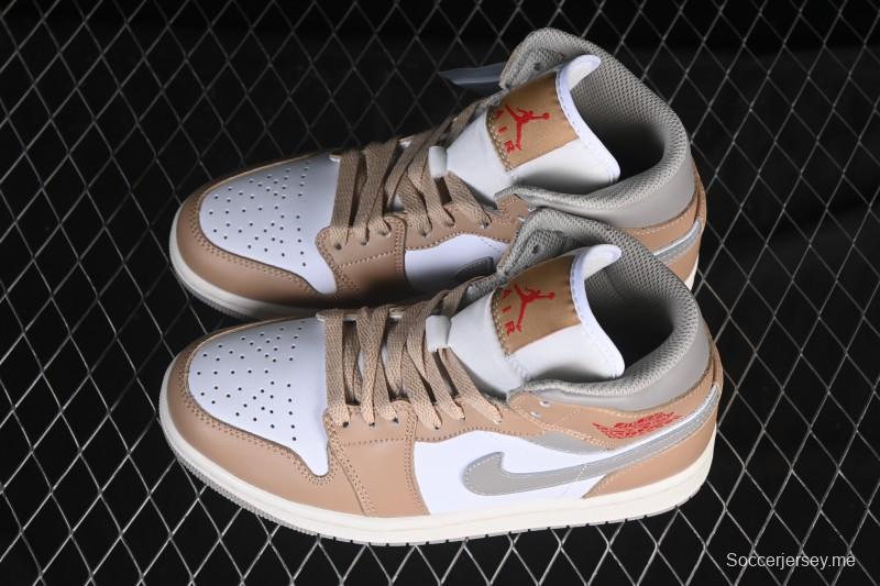 حذاء نايك اير جوردان 1 ميد AJ1 من نايك اير جوردان 1 ميد AJ1 أبيض قمح متوسط القمة كاجوال - DQ8426-200