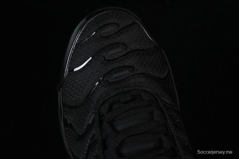 حذاء الجري اير ماكس بلس ريترو من نايك بتقنية الوسائد الهوائية - 604133-050