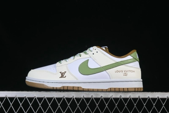 حذاء تزلج نايك SB Dunk Dunk Low LV Collaboration باللون الأبيض والأخضر والبني - SC0601-476