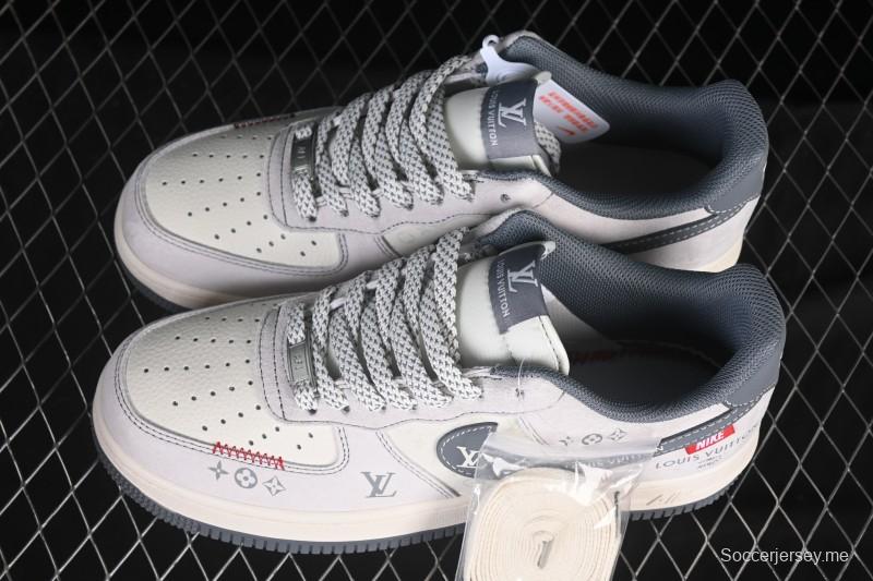 حذاء نايك اير فورس 1 '07 المنخفض من نايك اير فورس 1 '07 LV Collaboration Grey Hook Woven Label الرياضي الكاجوال - CX5050-Y25