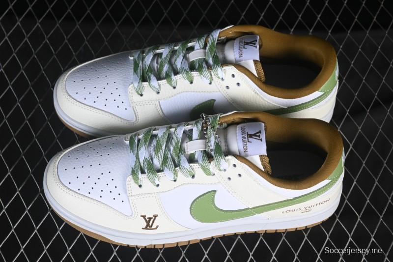 حذاء تزلج نايك SB Dunk Dunk Low LV Collaboration باللون الأبيض والأخضر والبني - SC0601-476