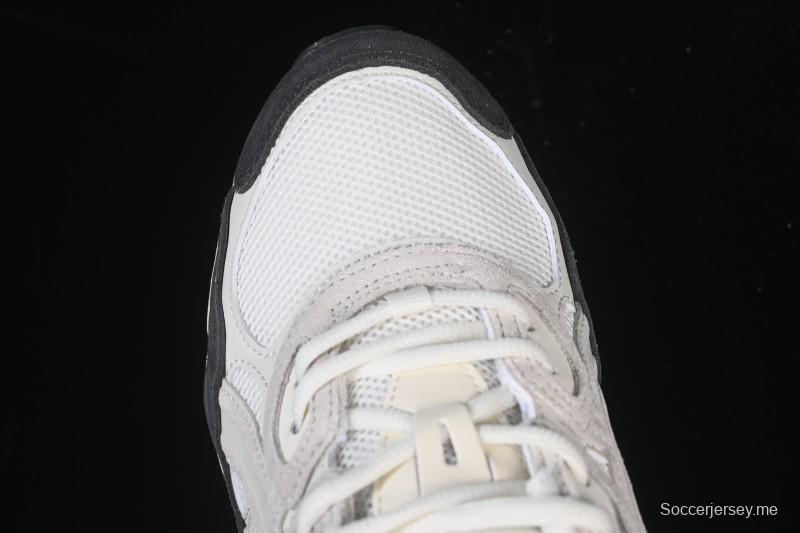 حذاء الجري جيل-نايك ريترو من اسيكس مع جزء علوي شبكي مسامي وجزء علوي من الشامواه - 1203A383-111