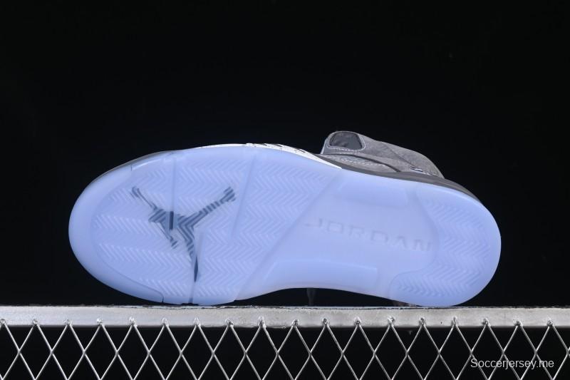 حذاء كرة السلة اير جوردان 5 ريترو من نايك بتصميم رمادي ذئب - DD0587-002