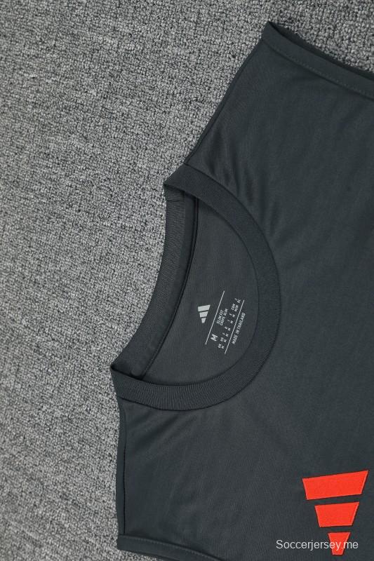 25/26 بايرن ميونيخ بايرن ميونيخ قميص بأكمام قصيرة أسود + شورت قصير الأكمام