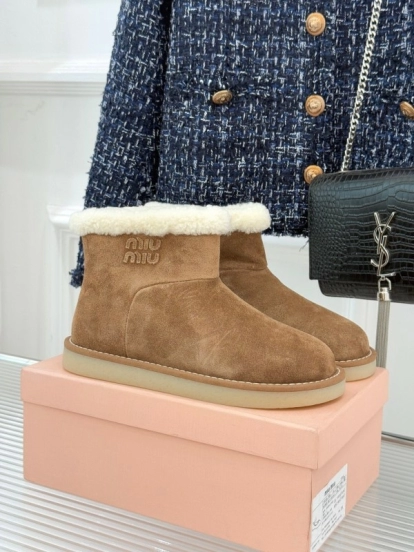 Miu Miu Retro Shearling Platform Snow Boots - KFY00300