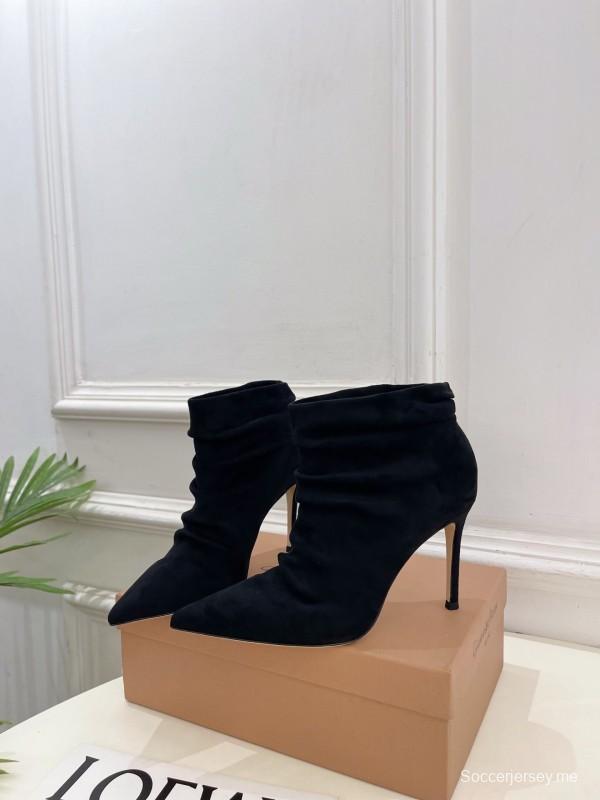 Gianvito Rossi Fall Winter 2025 GR Pointed Toe Retro Pleated High Heel Ankle Boots - KFY00340