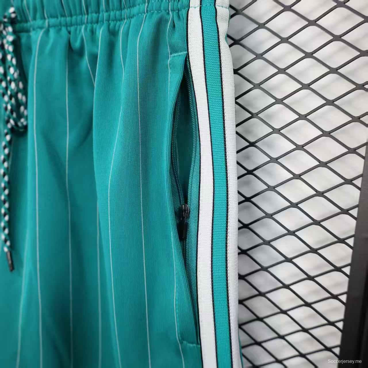 25/26 شورت أديداس ليفربول أديداس أخضر أصلي بخطوط مخضر مخضر