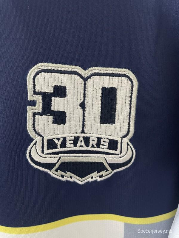 25/26 قميص كوينزلاند نورث كوينزلاند كاوبويز أبيض وكحلي بخطوط رمادية