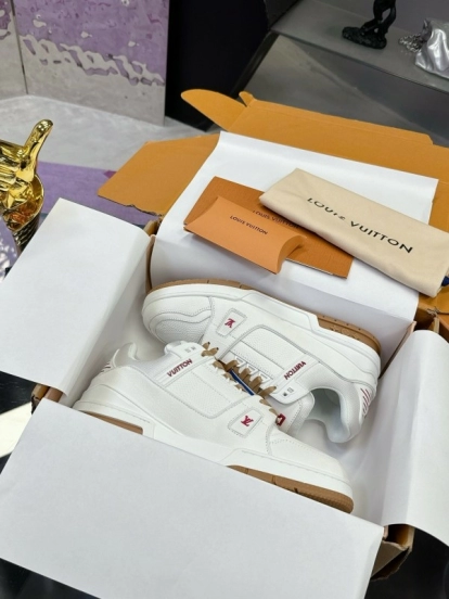 سلسلة أحذية لويس فويتون LV ترينر ماكسي الرياضية - AS00360