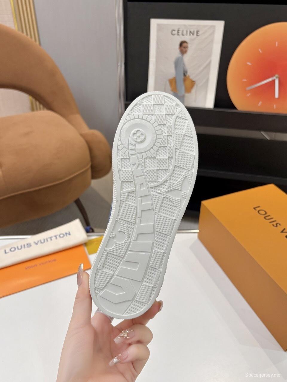 حذاء رياضي من سلسلة لاجون من لويس فويتون بنقشة مونوغرام من الدنيم مع لمسات جلدية - AS00300
