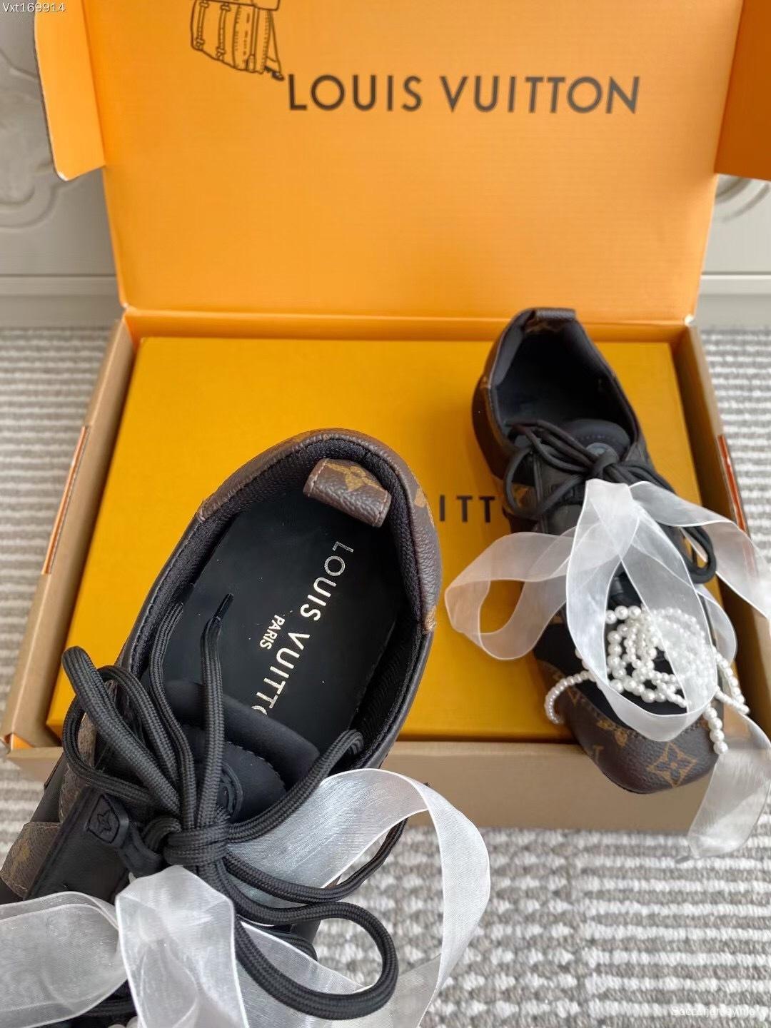 لويس فويتون سنيكرينا سنيكرينا سنيكرينا سنيكرز باليه إصدار ثنائي مع رقاقة - AS00350