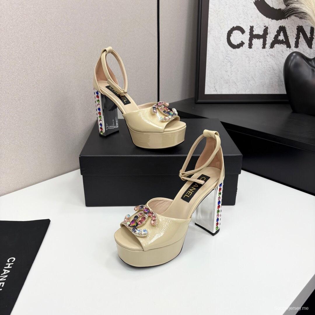 صنادل أديداس 2025/SS ذات تصميم ليلي صغير على شكل ملهى ليلي بلون الماس بكعب مربع مربع بكعب عالٍ مقاوم للماء بحزام خلفي بسيط - KFY00350