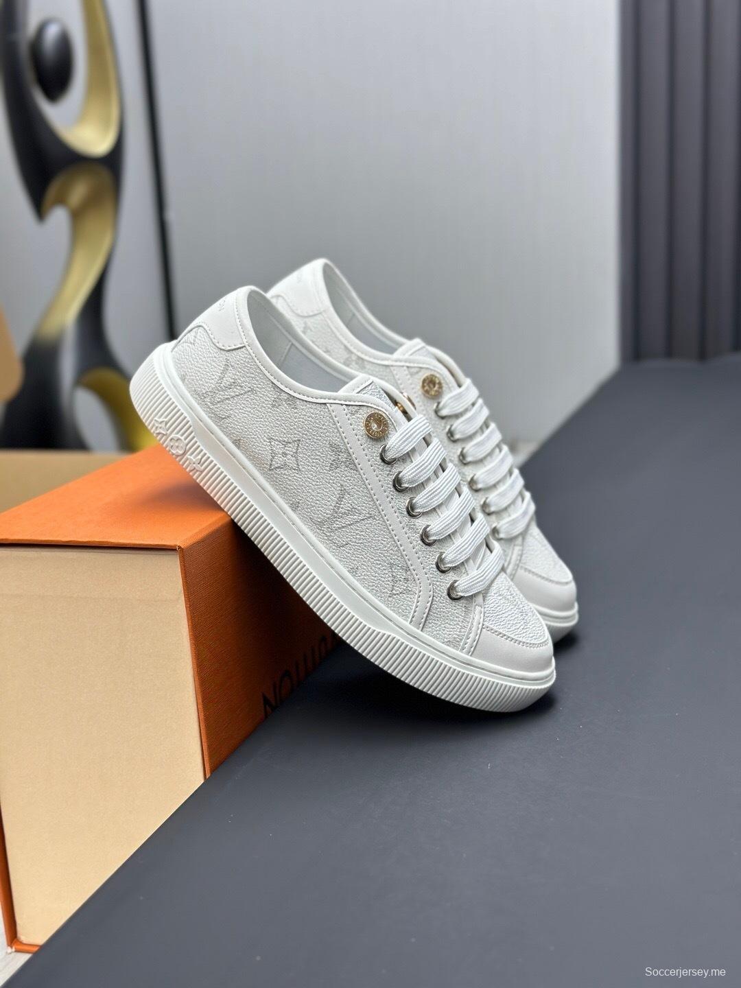 حذاء رياضي أبيض كاجوال بطبعة حيوانات من سلسلة تايم أوت من لويس فويتون - AS00260