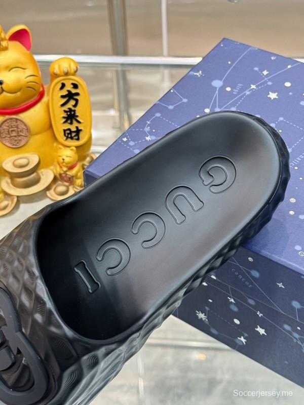 صندل ليدو ليدو المتشابك G للرجال من غوتشي بنعل مطاطي محكم - AS00170