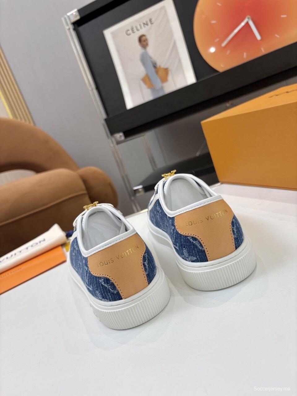 حذاء رياضي من سلسلة لاجون من لويس فويتون بنقشة مونوغرام من الدنيم مع لمسات جلدية - AS00300