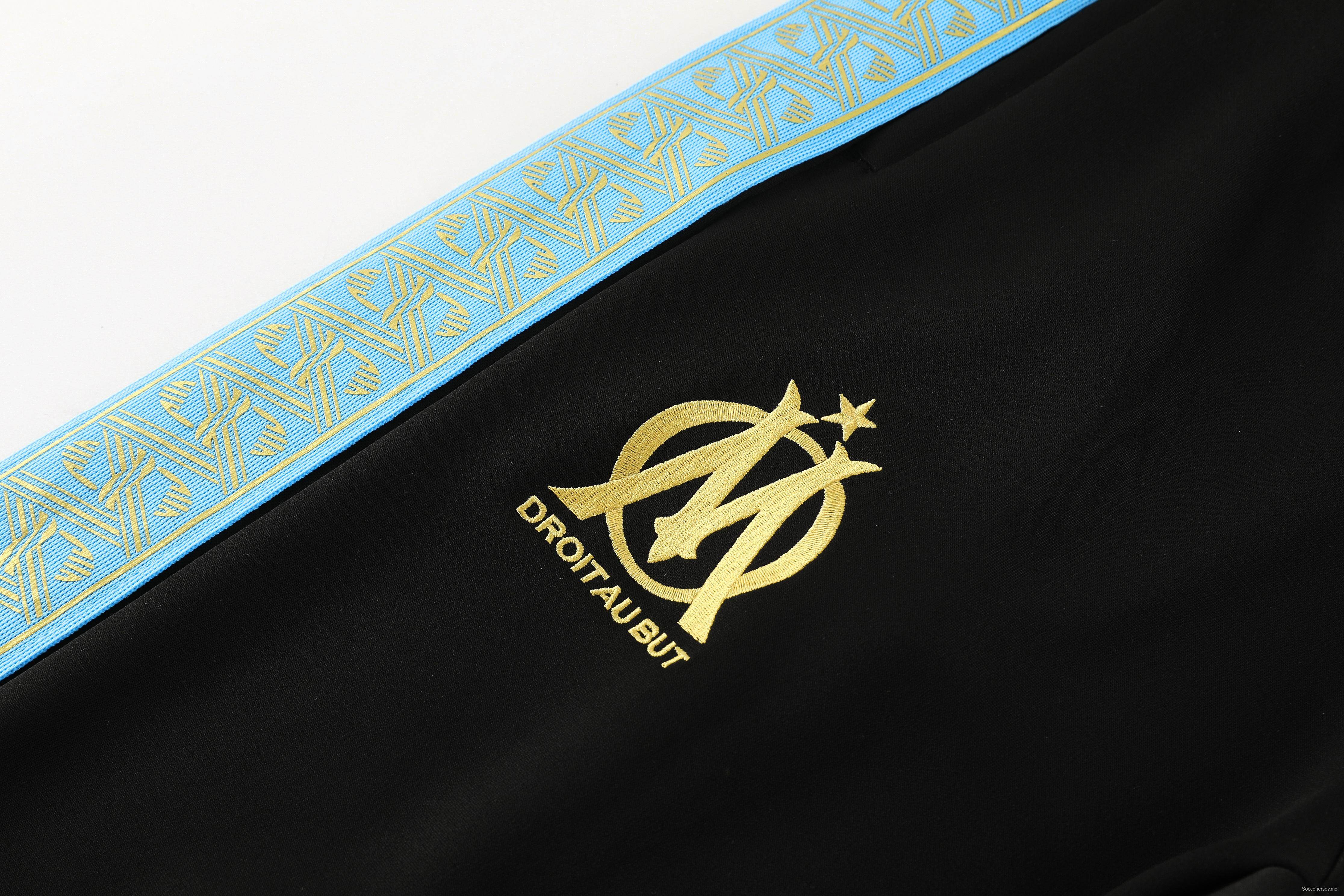 25/26 أولمبيك مارسيليا سترة رياضية سوداء بسحاب كامل + بنطلون طويل + سترة رياضية سوداء