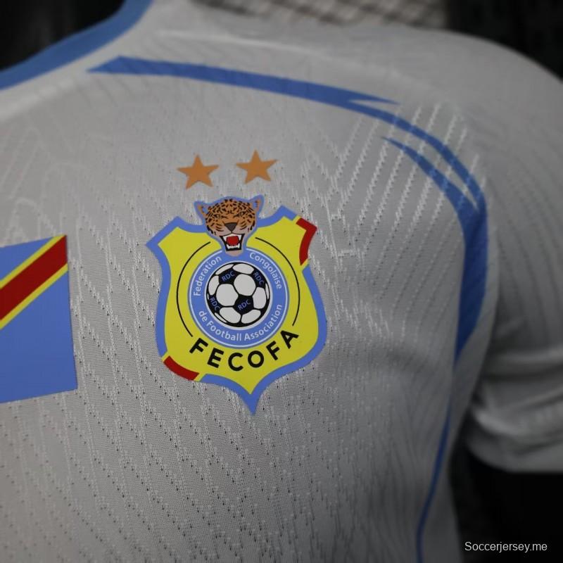 نسخة اللاعب 2026 قميص جمهورية الكونغو الديمقراطية الثالث باللون الأبيض والأزرق الهندسي 2026