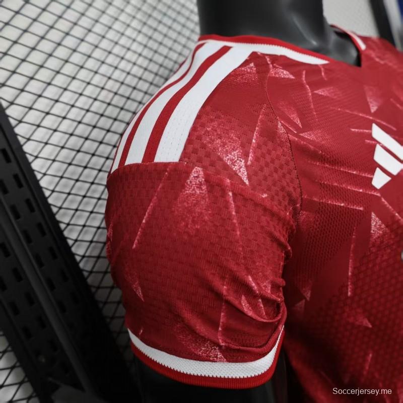 25/26 نسخة اللاعب 25/26 قميص ليفربول المنزلي باللون الأحمر بنقشة مجردة