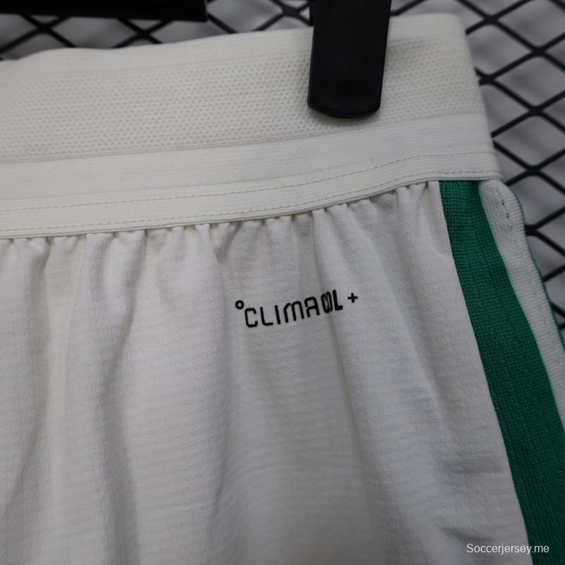 2026 نسخة اللاعبين الجزائر أبيض مع شريط جانبي أخضر شورت