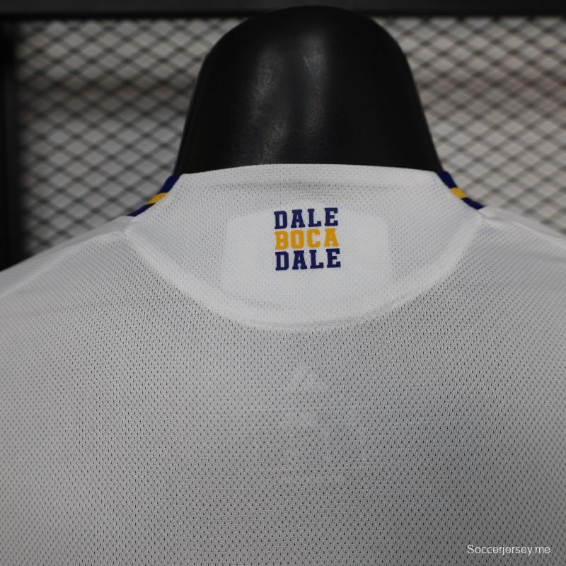 25/26 نسخة اللاعبين بوكا جونيورز قميص أبيض مع خطوط أفقية زرقاء وصفراء متدرجة