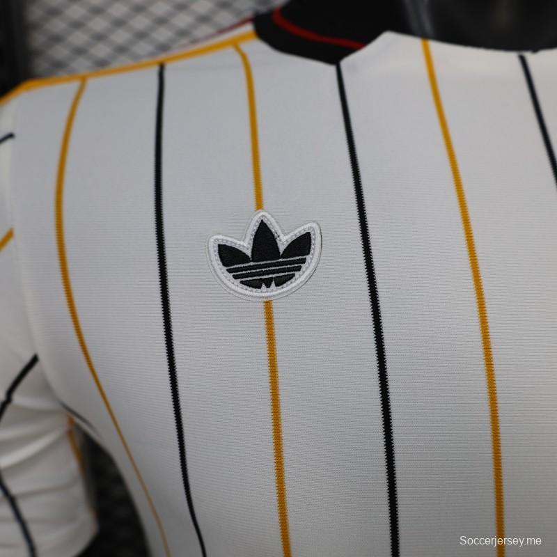 قميص اللاعب إصدار 2026 من نيوكاسل يونايتد بأيقونات "وايت تيراس"