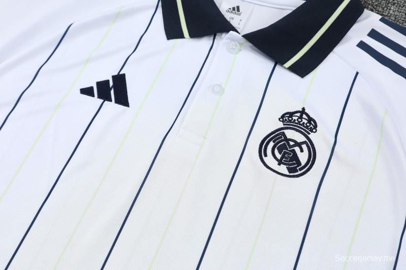 26/27   بدلة رياضية من ريال مدريد تتألف من قميص بولو أبيض مخطط + بنطال طويل