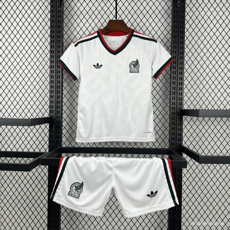 الزي الخارجي لفريق الأطفال المكسيكي في كأس العالم 2026