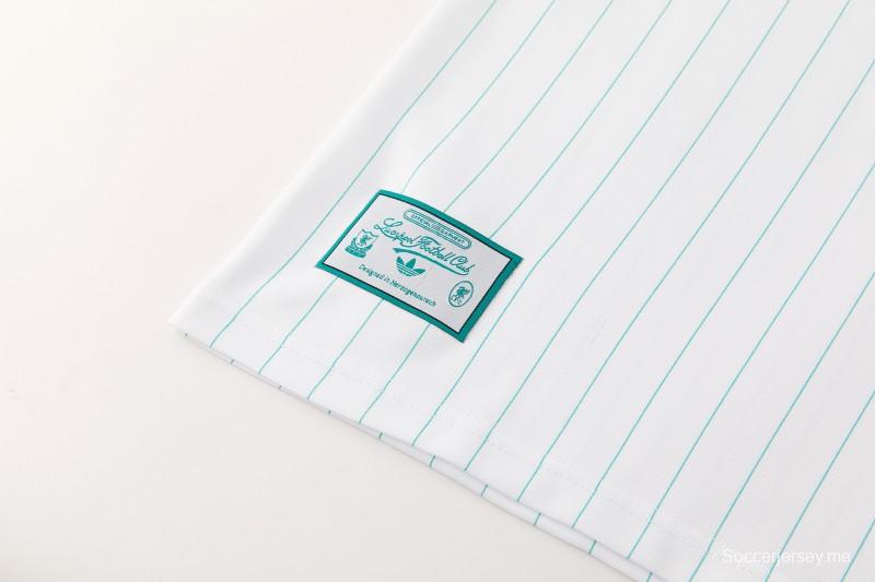 26/27  قميص ليفربول أبيض بأكمام قصيرة + شورت كرة قدم