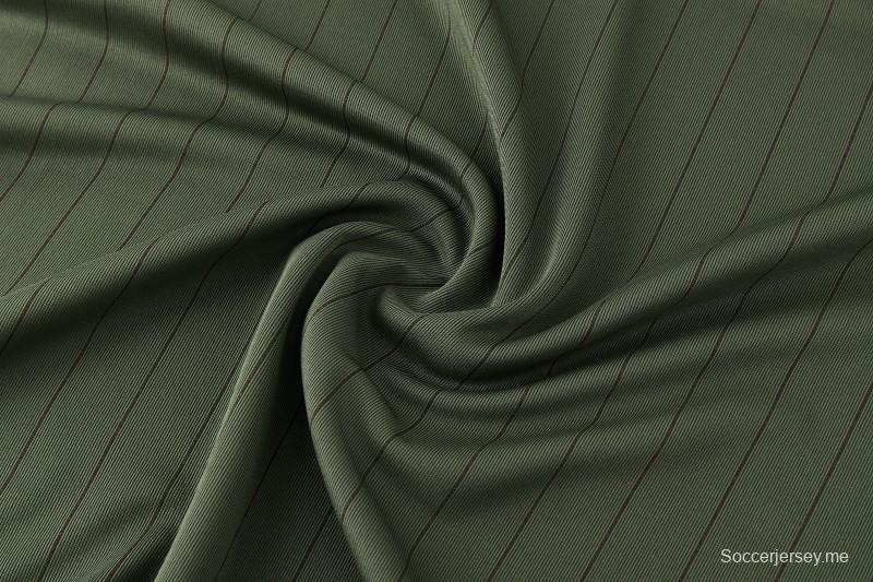 26/27 بايرن ميونيخ  فورست غرين  مخطط  أكمام قصيرة + شورت كرة قدم