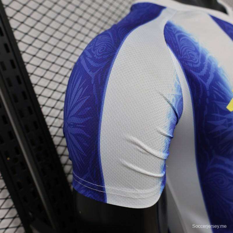 قميص اللاعب الأساسي للأرجنتين بنسخة 2026 ذو خطوط زرقاء وبيضاء