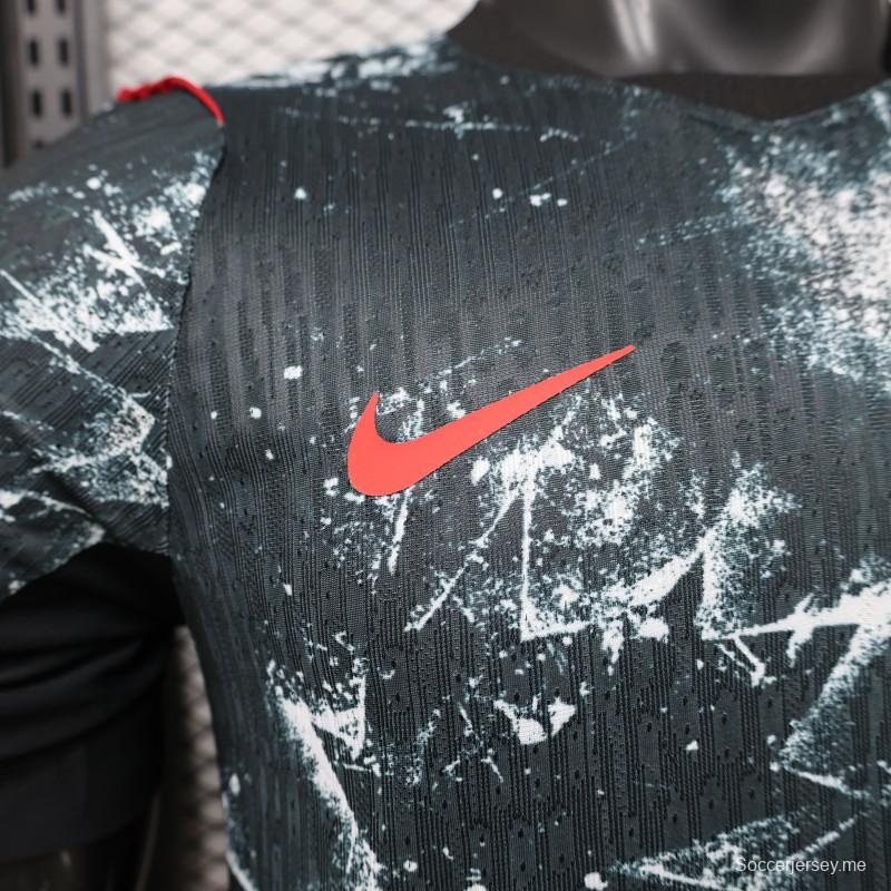 قميص اللاعب الإصدار 2026 كندا الثالث باللون الرمادي الداكن مع طبعة كريستال الجليد المتكسر على كامل القميص