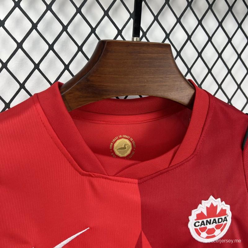 الزي الرسمي لفريق كندا للأطفال في كأس العالم 2026