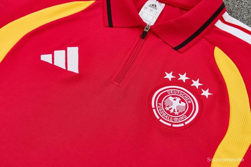 طقم رياضي ألماني لعام 2026 باللونين الأحمر والأسود، بولو بأكمام قصيرة وسحاب نصف طول + بنطال طويل