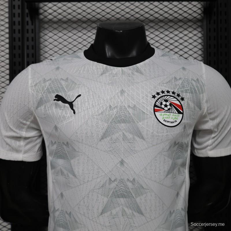 قميص اللاعب خارج الملعب، إصدار 2026، مصر، أبيض مع رمادي