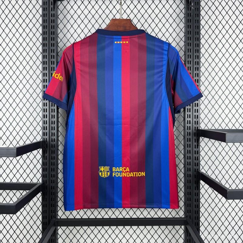 قميص برشلونة الرئيسي لموسم 2026/27