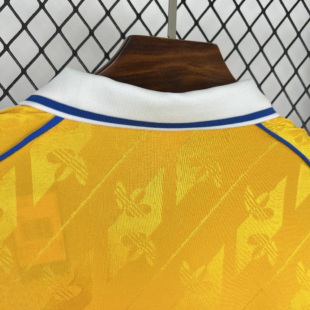 2025/26 تيغريز يو ان ان ال في الذكرى ال65 لإصدار القميص