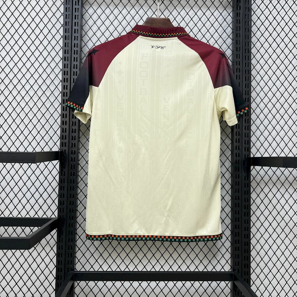 2025/26 قميص نادي فينيسيا للرجال خارج الملعب