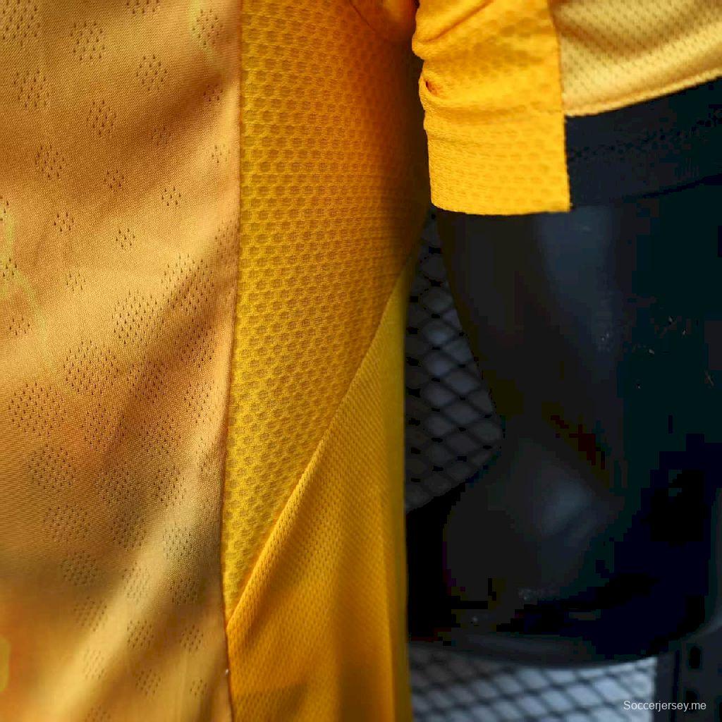 2025/26 نسخة اللاعب 2025/26 قميص روما للرجال خارج الملعب