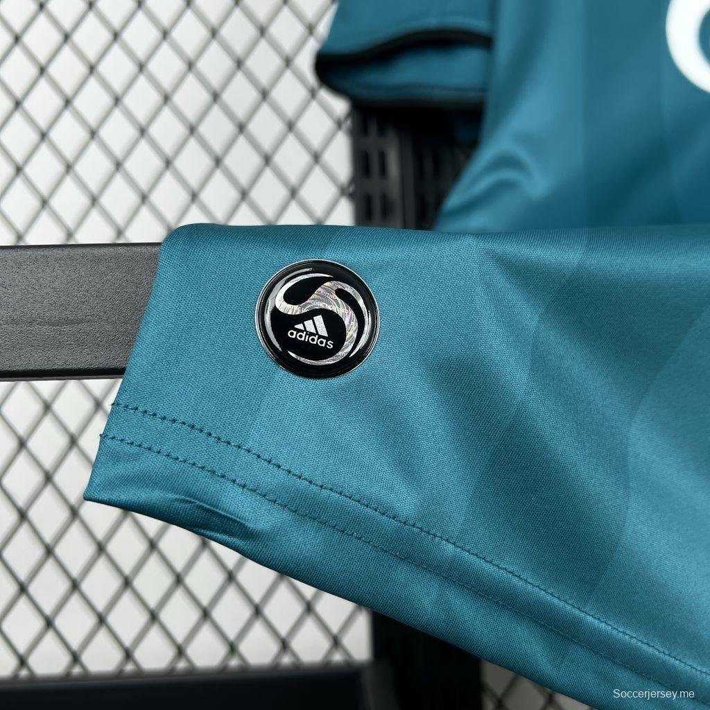 2008/09 قميص ليفربول الثالث الرجعي