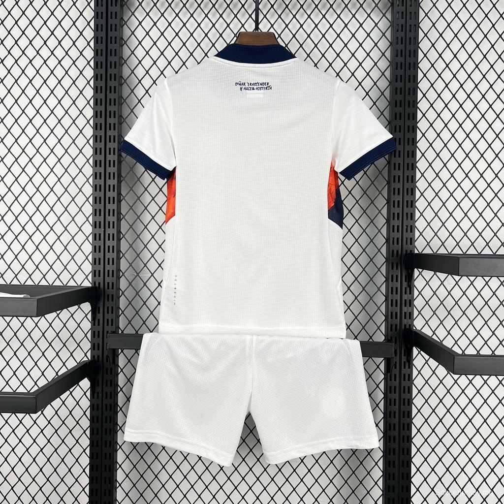 الزي الثالث لفريق إكوادور للأطفال في كأس العالم 2026