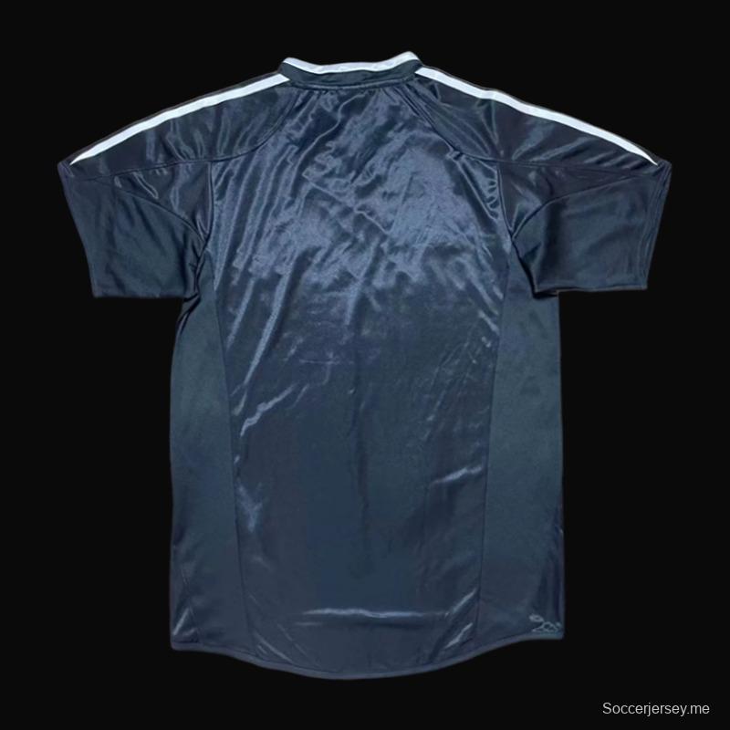 قميص ريترو 04/05 ريال مدريد الثالث باللون الأسود
