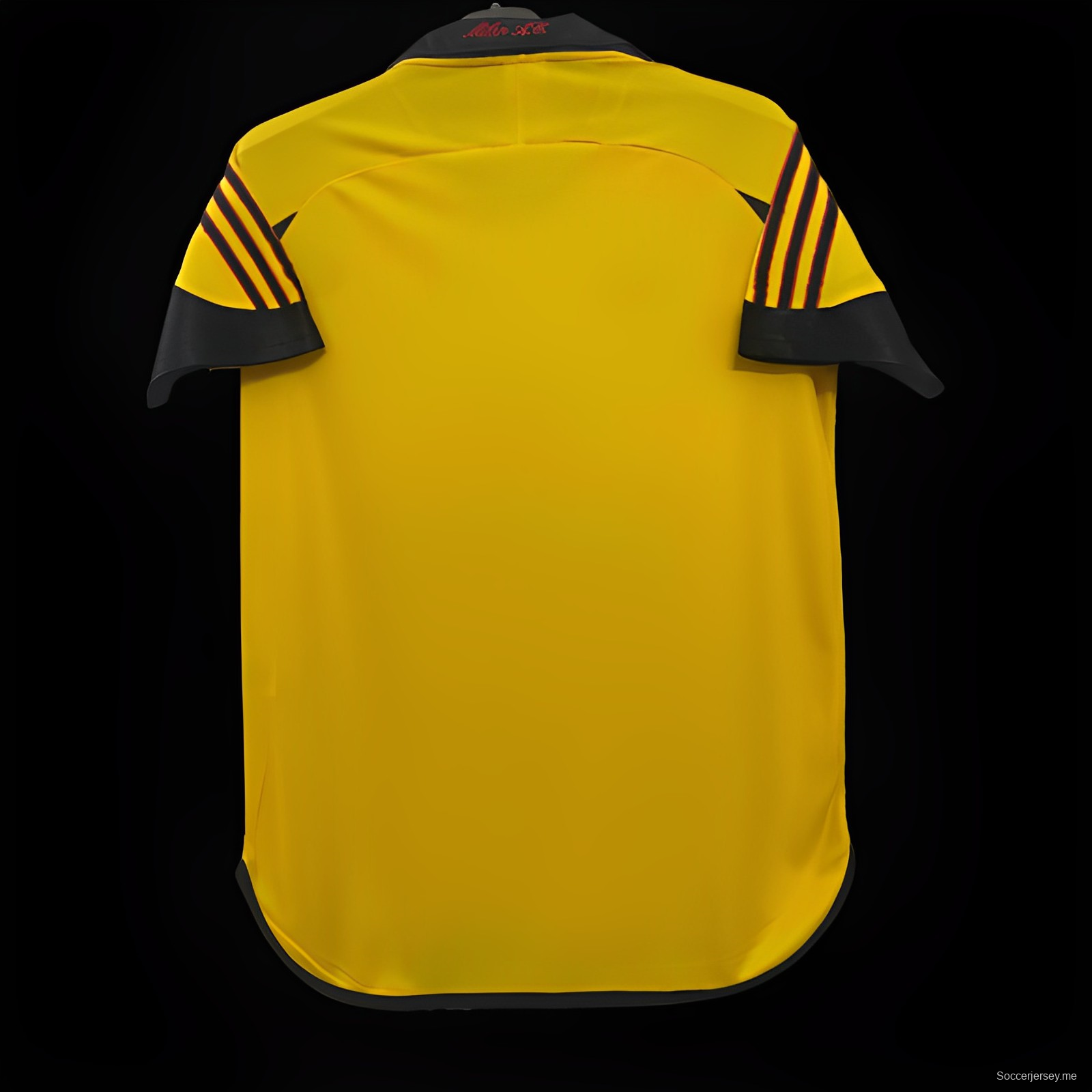 قميص أصفر عتيق 99/00 ميلان أصفر عتيق
